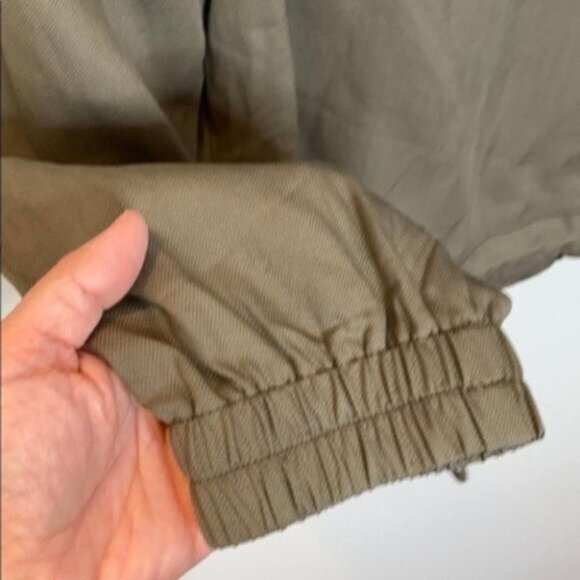 Addition Elle Women Dusty Green Solid Cropped Bomber Jacket Plus Size 2X - Picture 11 of 12